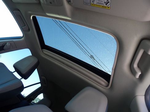 Used 2014 Toyota RAV4 Limited AWD/4WD image 21