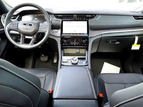 New 2025 Jeep Grand Cherokee L Limited image 26