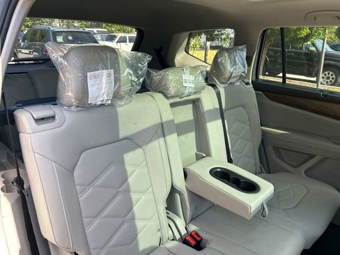 New 2026 Volkswagen Atlas SE FWD image 50