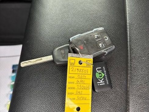 Used 2017 GMC Sierra 2500 SLT w/ Suspension Package, Off-Road image 30