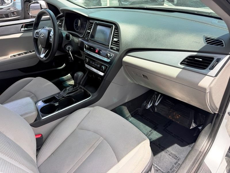 Used 2019 Hyundai Sonata SE FWD image 17