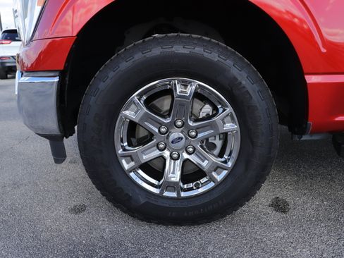 Used 2023 Ford F150 Lariat w/ Trailer Tow Package image 10