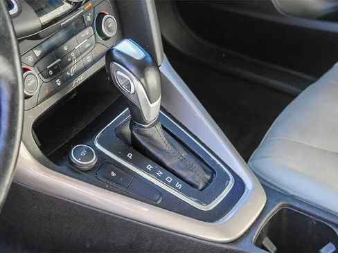 Used 2017 Ford Focus Titanium image 27