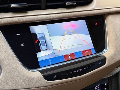 Used 2018 Cadillac XT5 Platinum w/ Driver Assist Package image 31