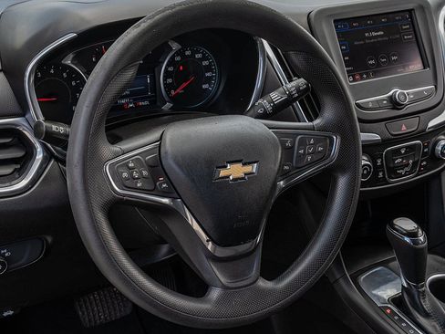 Used 2021 Chevrolet Equinox LT FWD image 24