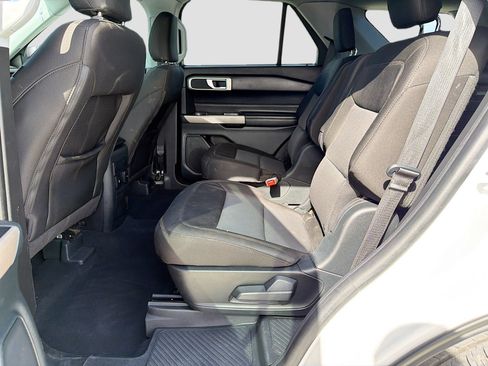 Used 2023 Ford Explorer XLT RWD image 26