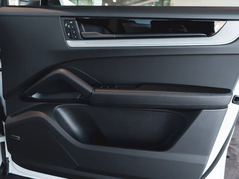 New 2025 Porsche Cayenne image 31
