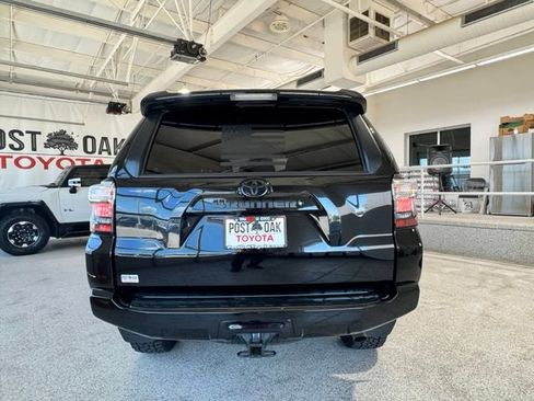Used 2016 Toyota 4Runner 4WD image 6