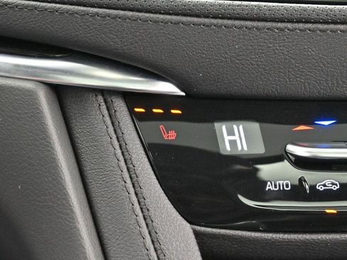 Certified 2025 Cadillac XT5 Premium Luxury image 29