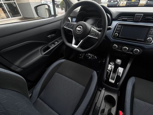 Used 2025 Nissan Versa SV FWD image 33