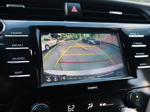 Used 2020 Toyota Camry SE w/ Convenience Package FWD image 33