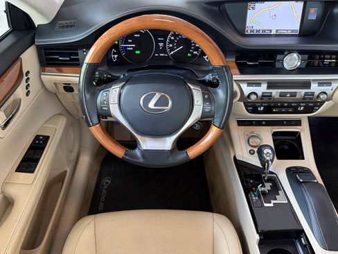 Used 2015 Lexus ES 300h w/ Navigation System Package FWD image 15