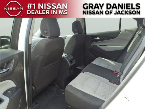 Used 2020 Chevrolet Equinox LS w/ LS Convenience Package FWD image 27