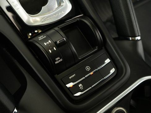 Used 2016 Porsche Cayenne image 47
