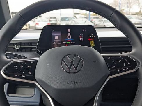 New 2025 Volkswagen ID. Buzz Pro S RWD image 29