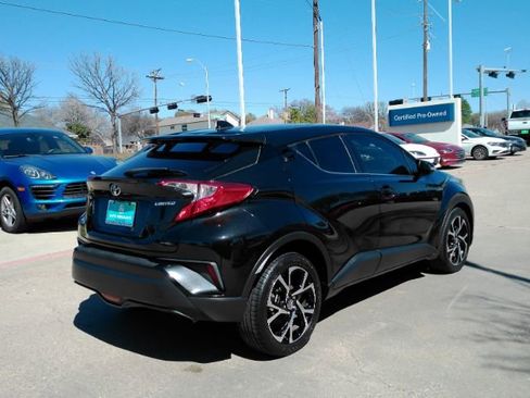 Used 2019 Toyota C-HR Limited image 6
