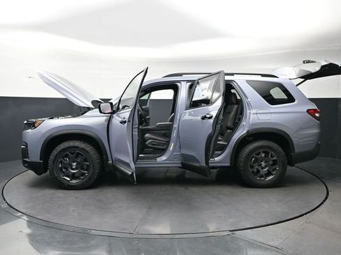 New 2026 Honda Pilot TrailSport image 34
