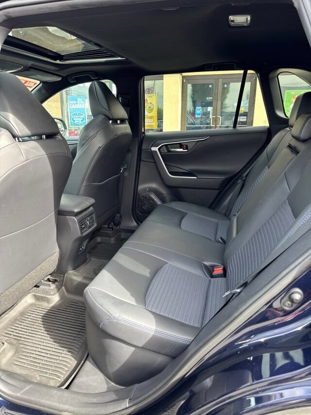 Used 2020 Toyota RAV4 XSE AWD/4WD image 11