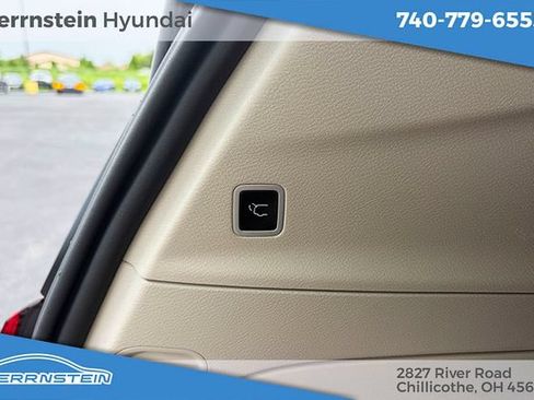 Used 2024 Chrysler Pacifica Touring-L FWD image 27