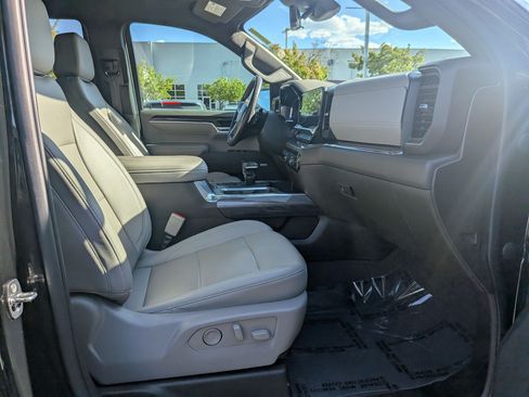 Used 2023 Chevrolet Silverado 1500 LTZ w/ Technology Package AWD/4WD image 29