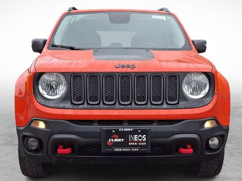 Used 2017 Jeep Renegade Trailhawk w/ Premium Trailhawk Package AWD/4WD image 2
