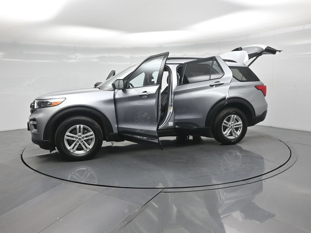 Used 2024 Ford Explorer XLT w/ Equipment Group 202A AWD/4WD image 36