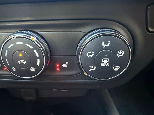 Used 2024 Chevrolet Trax RS w/ Sunroof Package FWD image 11