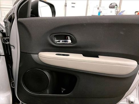 Used 2021 Honda HR-V LX image 23