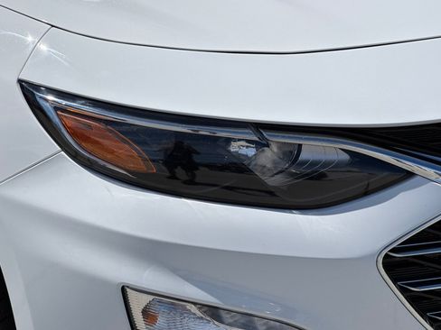 Used 2019 Chevrolet Malibu Hybrid w/ Leather Package FWD image 12