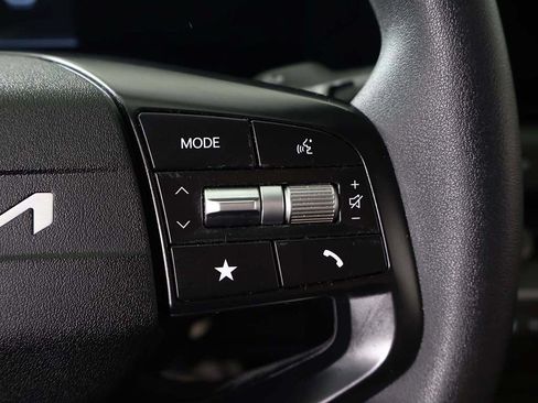 Used 2025 Kia K4 FWD image 40