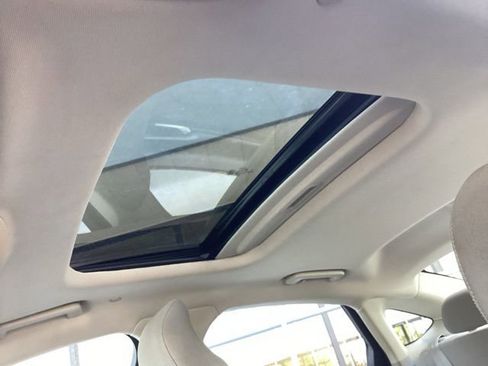 Used 2019 Ford Fusion SE FWD image 25
