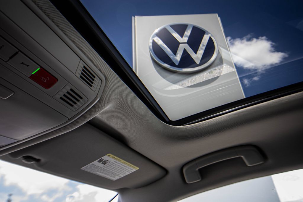 Certified 2026 Volkswagen Jetta SE FWD image 43