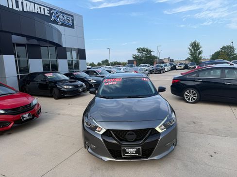 Used 2018 Nissan Maxima 3.5 SL FWD image 2