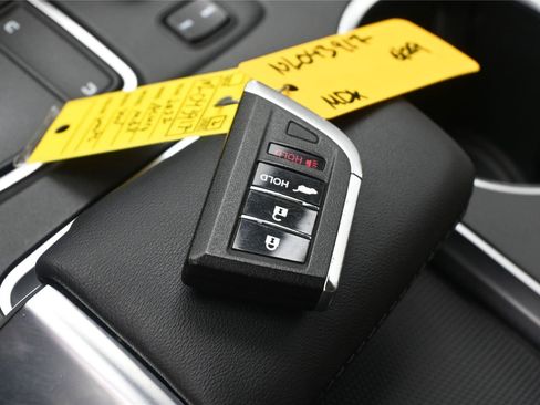 Used 2022 Acura MDX SH-AWD w/ Technology Package image 9