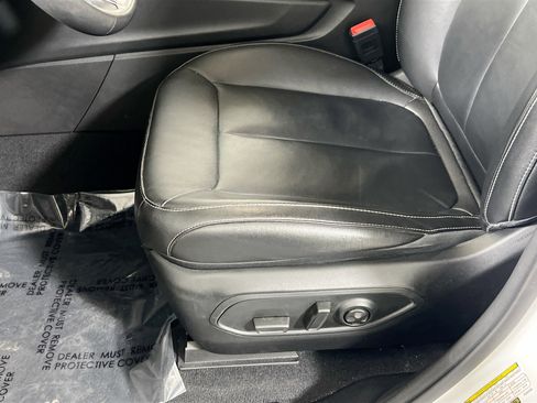 Used 2023 Jeep Grand Cherokee Limited w/ Black Appearance Package image 20