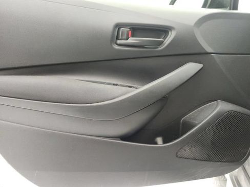 Used 2025 Toyota Corolla LE FWD image 11
