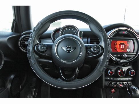 Used 2019 MINI Cooper 2-Door Hardtop FWD image 15