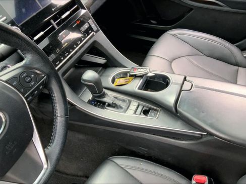 Used 2019 Toyota Avalon XLE w/ Moonroof Package FWD image 17