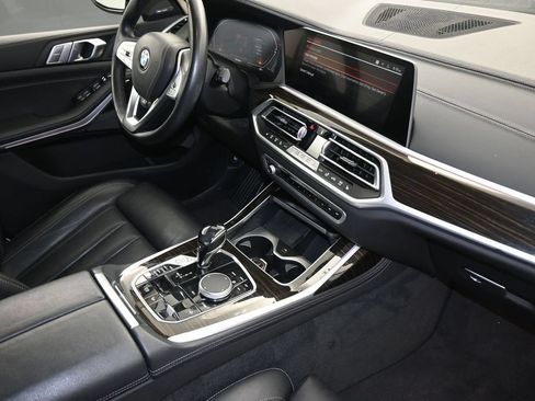 Used 2021 BMW X7 xDrive40i w/ Premium Package AWD/4WD image 44