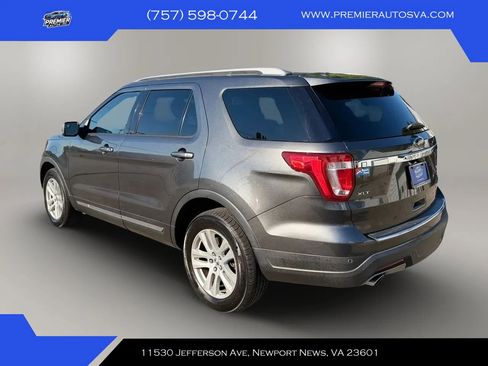 Used 2018 Ford Explorer XLT w/ Equipment Group 202A AWD/4WD image 7