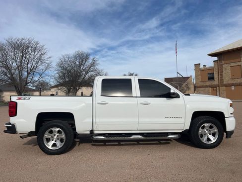 Used 2018 Chevrolet Silverado 1500 LT w/ All Star Edition AWD/4WD image 8