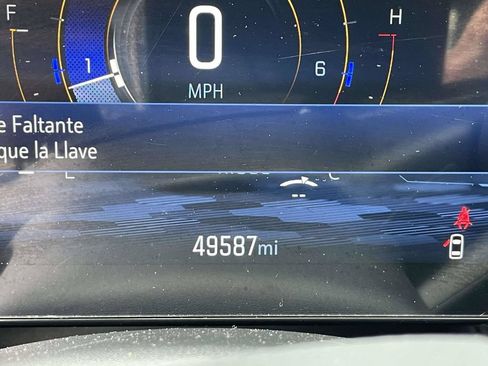 Used 2025 Chevrolet Equinox LT w/ Safety and Technology Package FWD image 14