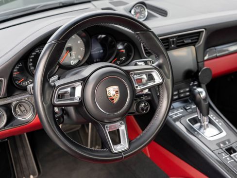 Used 2017 Porsche 911 Carrera 4S image 12