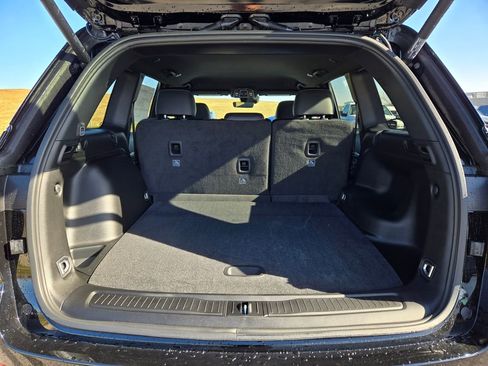 New 2025 Jeep Grand Cherokee Limited image 30