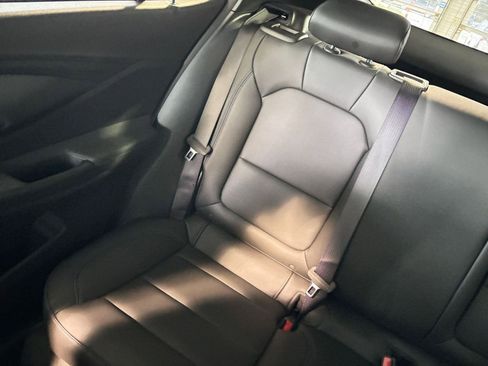 Used 2025 Buick Envista Sport Touring image 38