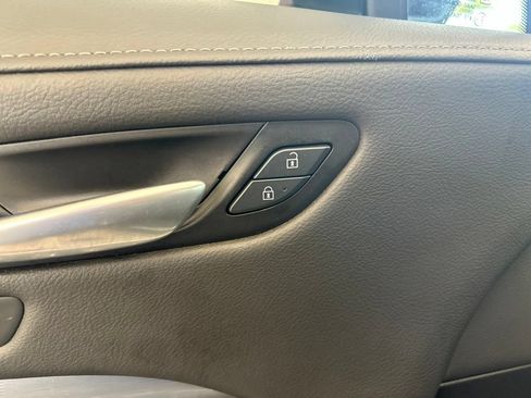 Used 2025 Cadillac XT4 Premium Luxury FWD image 42