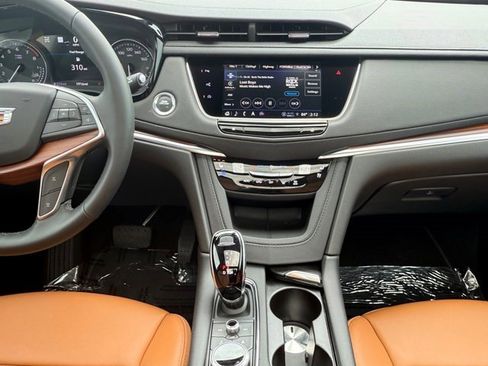Certified 2026 Cadillac XT5 Premium Luxury w/ Driver Assist Package image 3