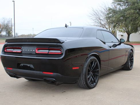 Used 2023 Dodge Challenger SRT Hellcat image 3