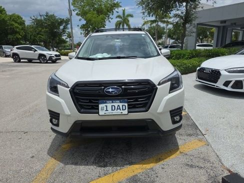 Used 2024 Subaru Forester Premium AWD/4WD image 2