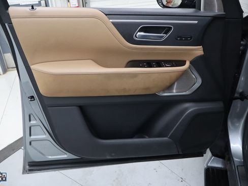 Used 2025 INFINITI QX80 Sensory image 14